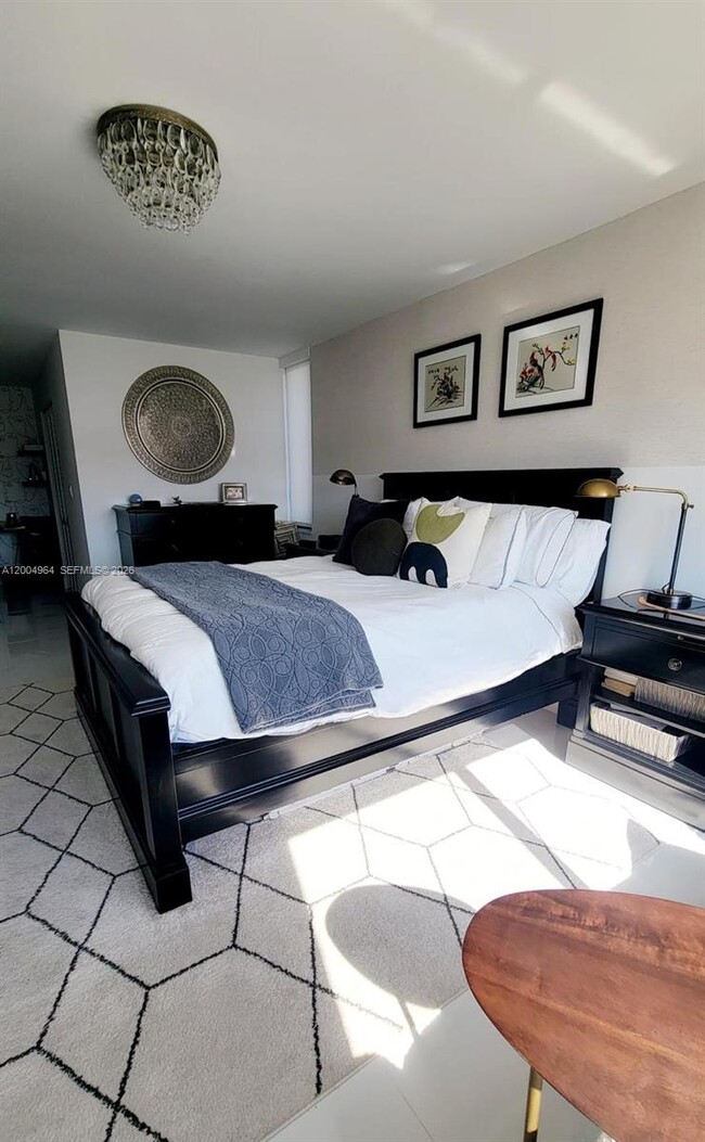 Building Photo - 250 Galen Dr