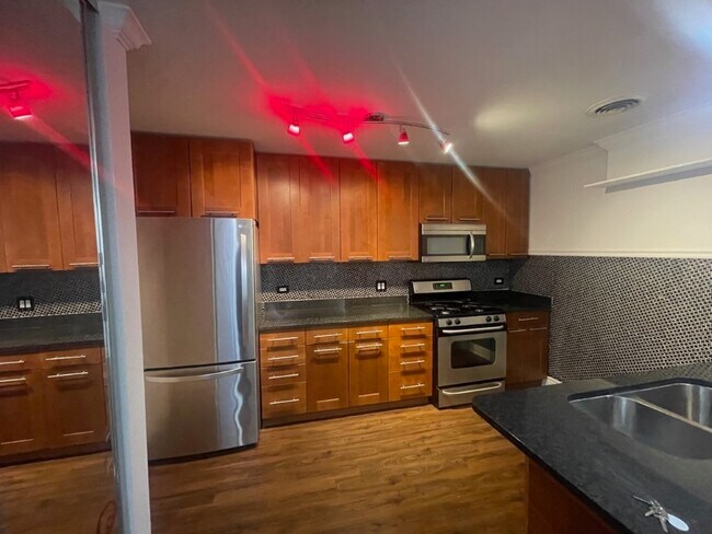 Building Photo - 7306 N Winchester Ave