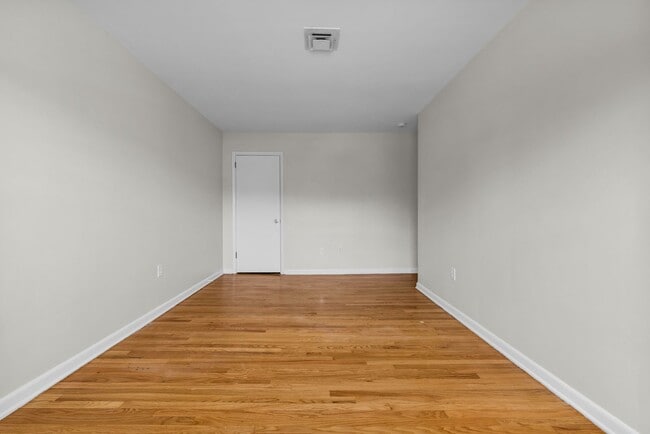 Building Photo - Spacious 4-Bedroom, 2.5-Bath Home – West E...