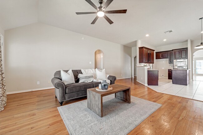 Building Photo - 22914 Cove Timbers Ct