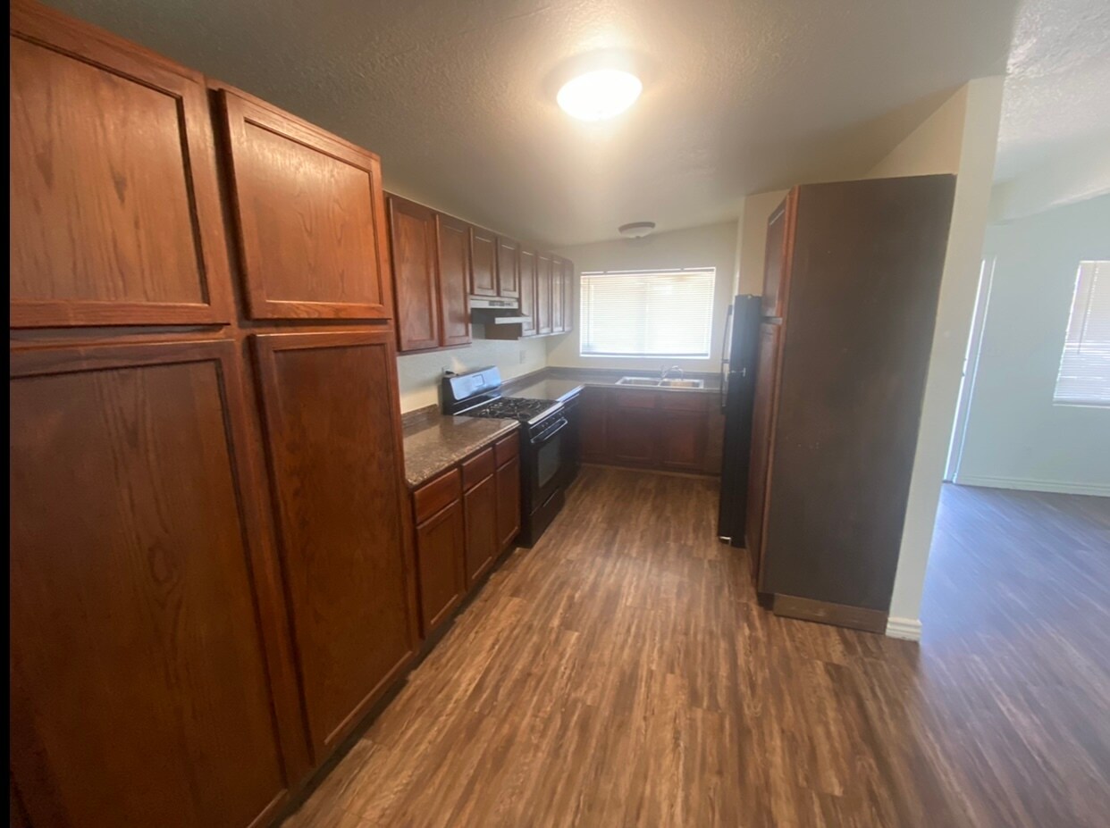 Building Photo - 3616 Marlborough Ave