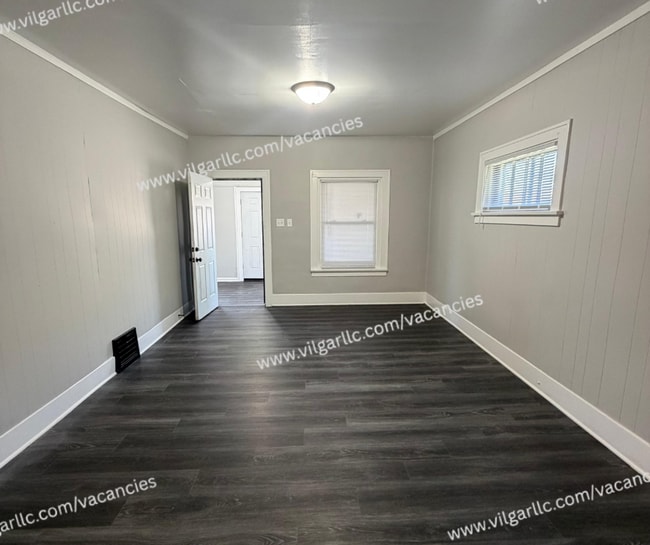 Building Photo - Newly Renovated 3 - Bedrooms • 1-Bathroom Home