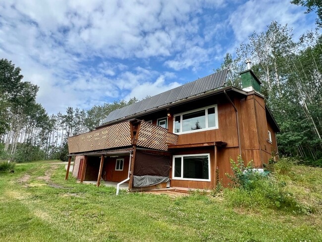 Building Photo - 4-Bedroom Home in Fairbanks | 2-Car Garage, Fenced Yard, RV Parking & Breathtaking Views – Dog Fr...