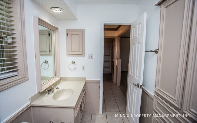 Building Photo - 5504 73rd St