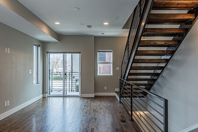 Building Photo - For Rent!  Corner Unit | Modern Townhome |...