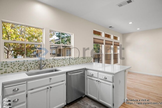 Building Photo - 3583 Madison Common