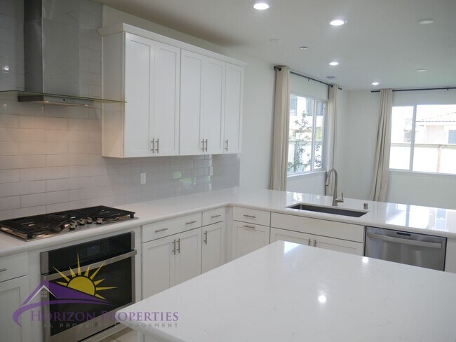 Building Photo - Modern Two-story 4 Bed 3.5 Bath 2,786 sqft...