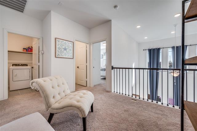 Building Photo - 8025 Glenview Dr