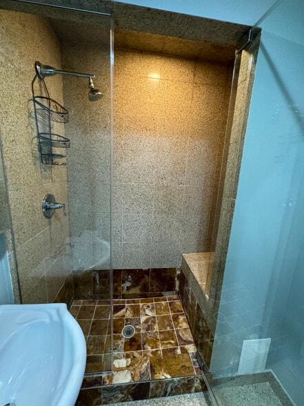 Second bathroom - 1906 W Estes Ave