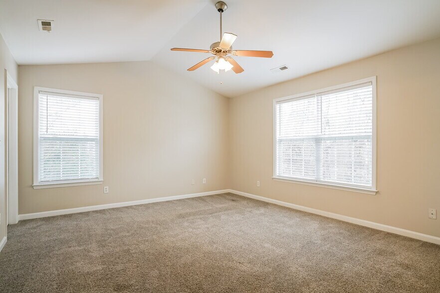 Building Photo - 320 Jewel Haven Way