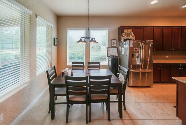 Building Photo - Executive-Style Home Now Available in Crossvine (Schertz) Realtor Commission: $750