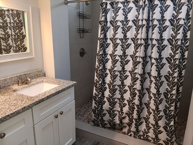 Building Photo - 3 Bedroom, 2 Bathroom Home! Schedule a Showing Today!