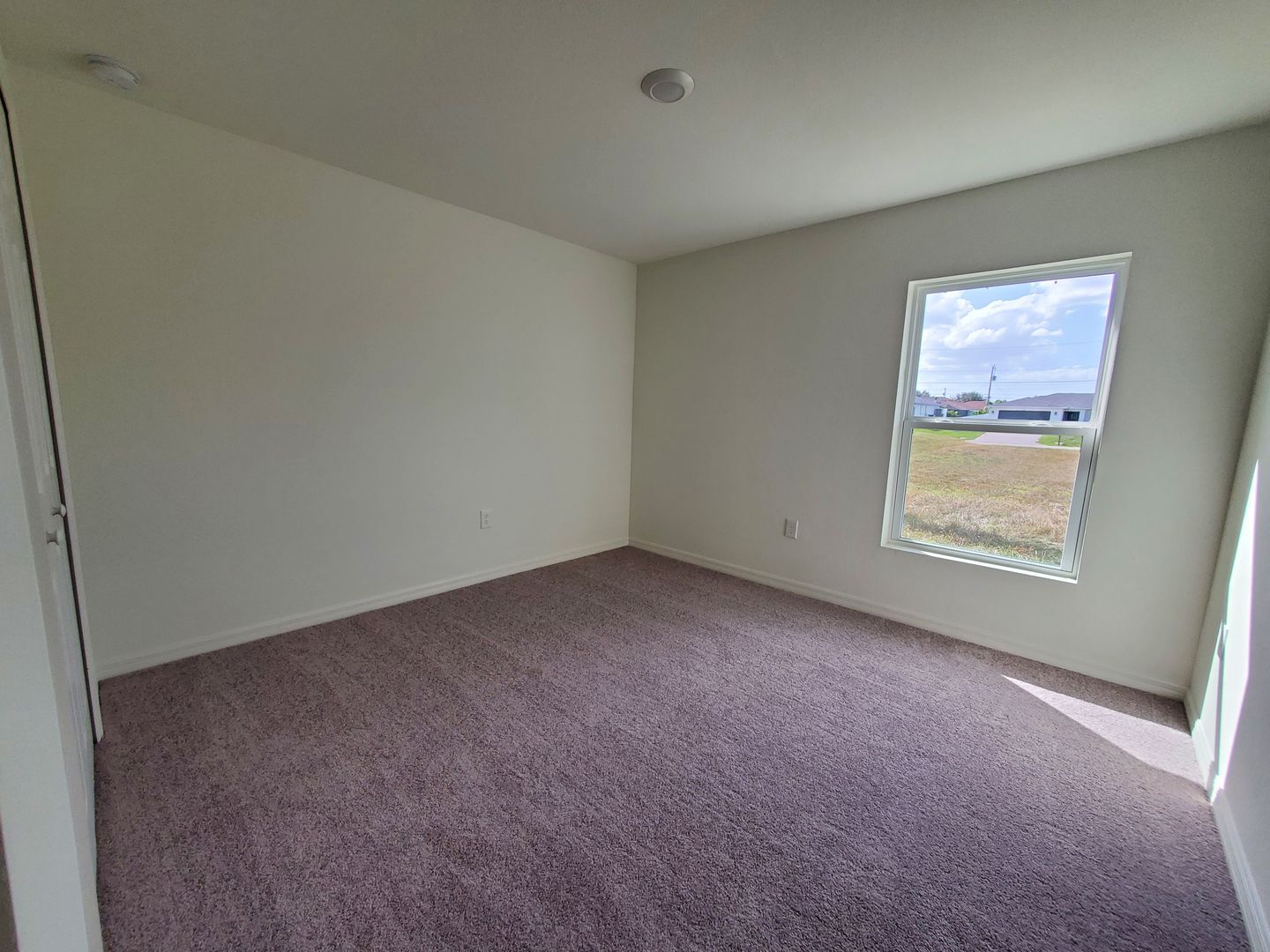 Building Photo - 4/2/2  with a $500 Move in Special