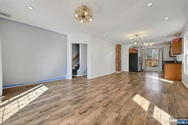 Building Photo - 30 Columbia Terrace