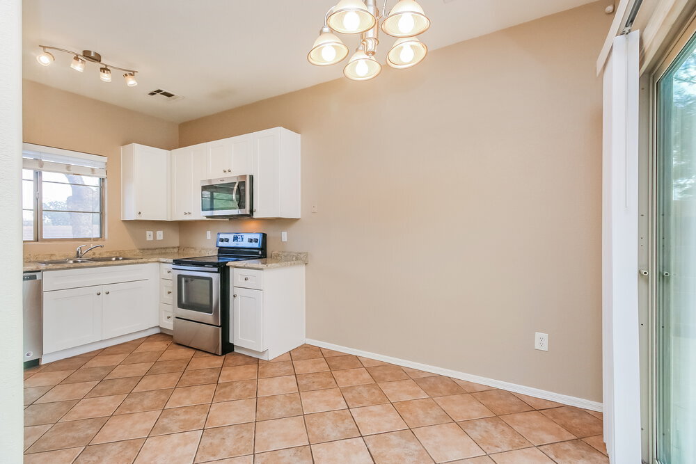 Building Photo - 1575 E Baylor Ln