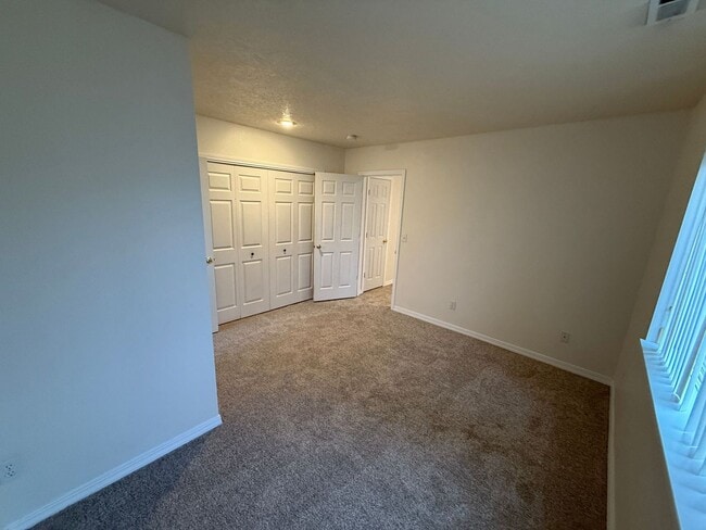 Building Photo - 180-190 NE 10th St