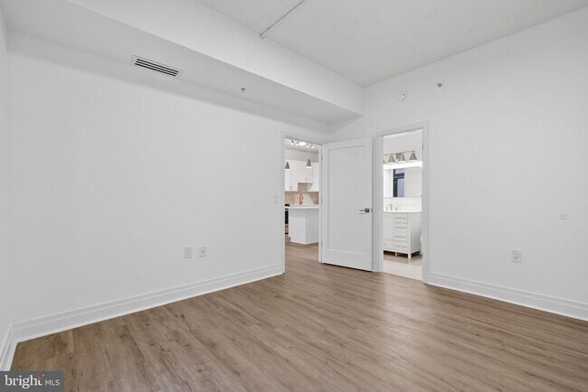 Building Photo - 2120 Vermont Ave NW