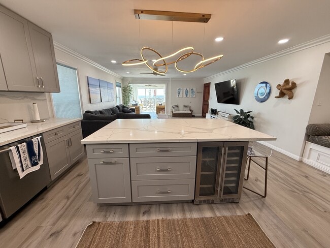 Building Photo - 1174 E Ocean Blvd