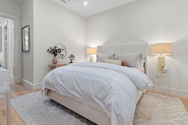 Building Photo - 1797 Beacon St