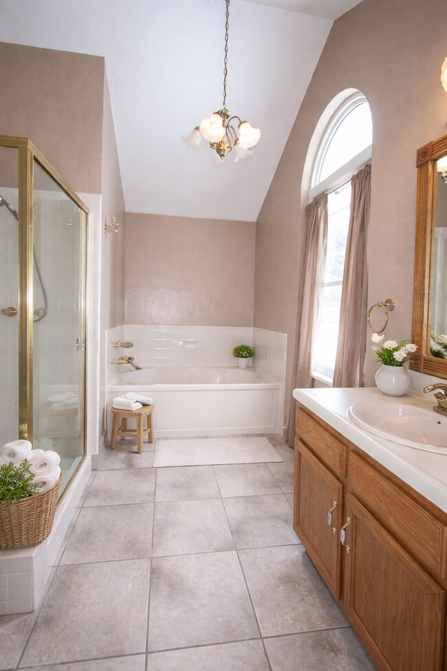 Building Photo - 3 bedroom home on cul-de-sac available in quiet Briargate neighborhood!