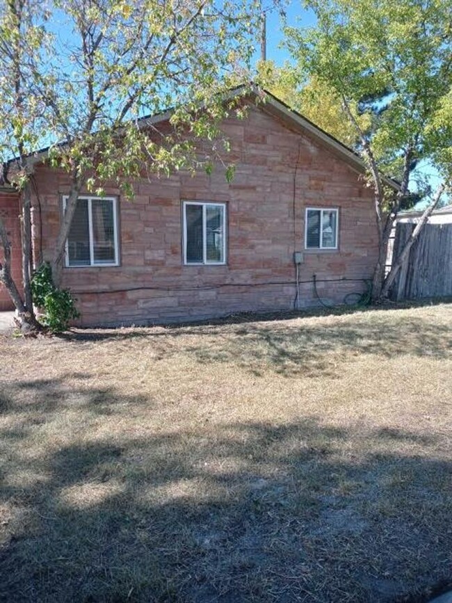 Primary Photo - Ames Ct (KC-AM)