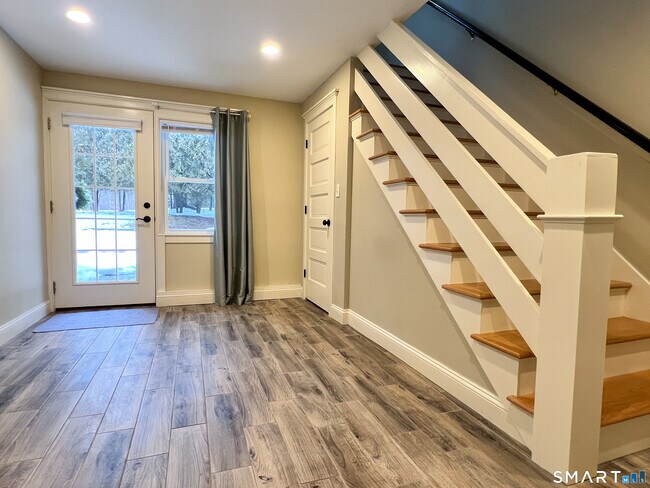 Building Photo - 133 Boston Post Rd