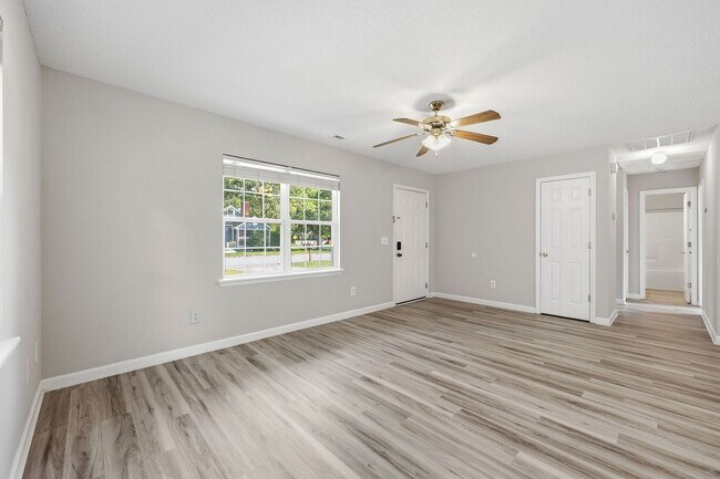 Building Photo - Welcome to Overbrook!