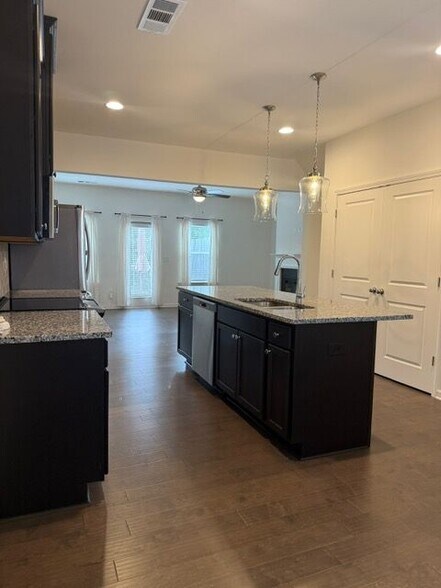 Building Photo - 959 Society Cir