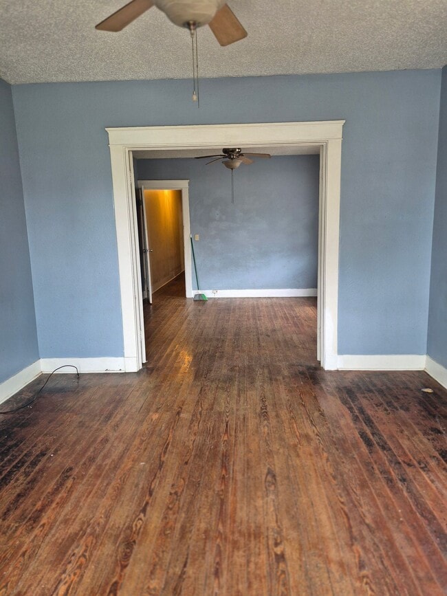 Building Photo - 2737 Wisteria St