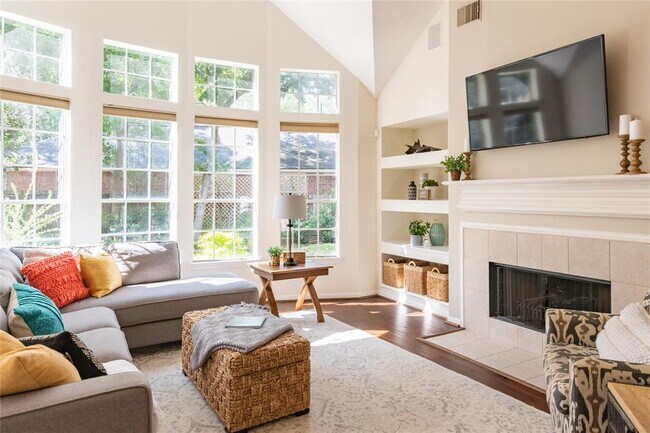 Building Photo - 43 N Greenvine Cir
