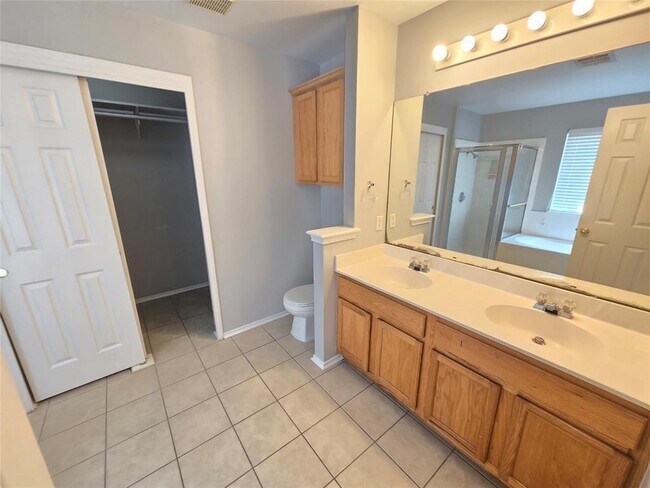 Building Photo - 2410 Charlie Harley Dr