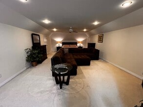 Building Photo - 25575 17-770E