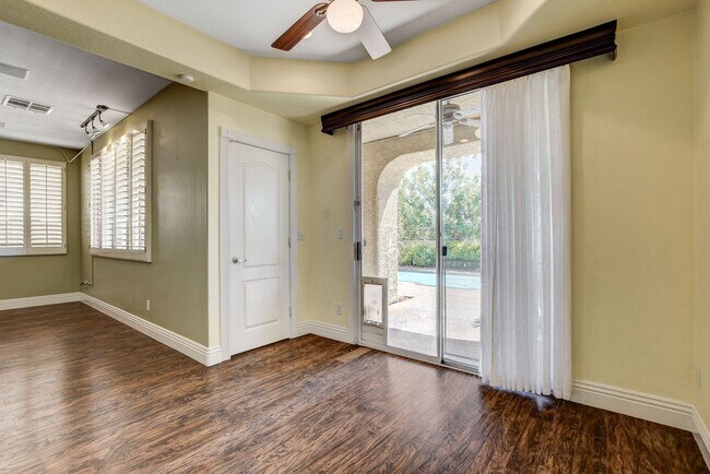 Building Photo - Stunning Summerlin Pool Home!