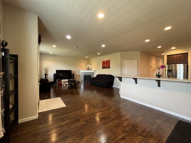 Building Photo - Stunning 4 Bedroom + Loft Bethany Home with Open Layout, Stainless Steel Kitchen, Two Car Garage ...
