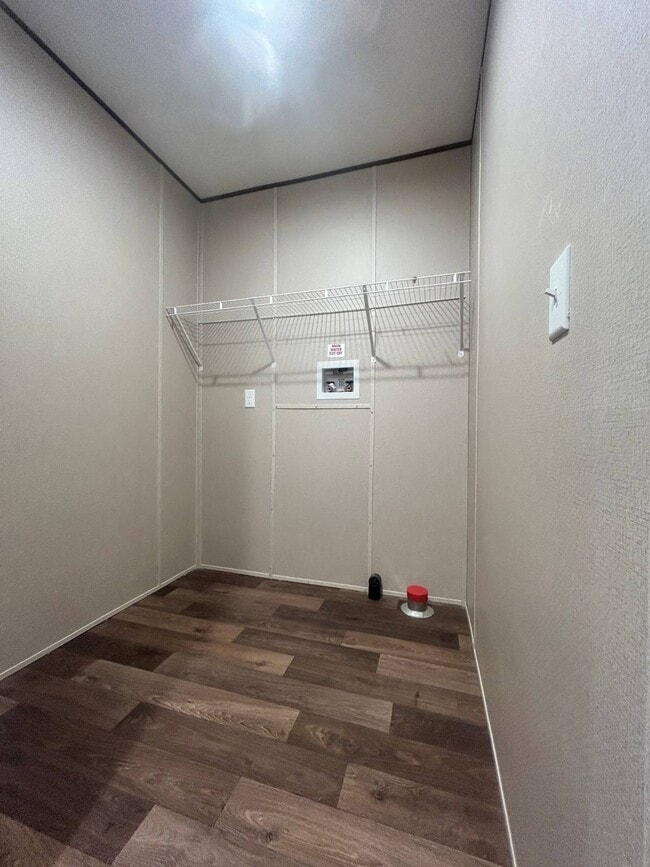 Building Photo - 22 White Oak Village