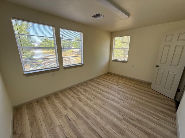 Building Photo - 4936 LA-1