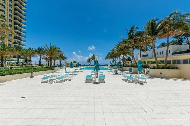 Building Photo - 2501 S Ocean Dr