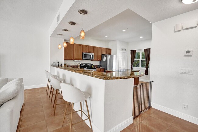 Building Photo - 228 SW 6th Ct