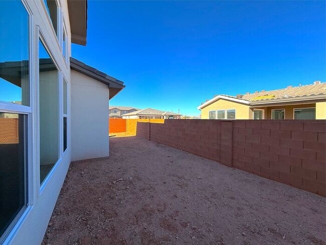 Building Photo - New 3 bed, 2.5 bath with 2 car garage home