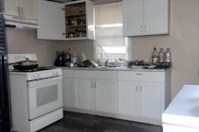 Building Photo - 536 E 123rd St