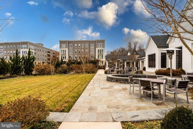 Building Photo - 7770 Belvale Dr