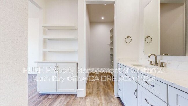Building Photo - 1340 Miller Dr