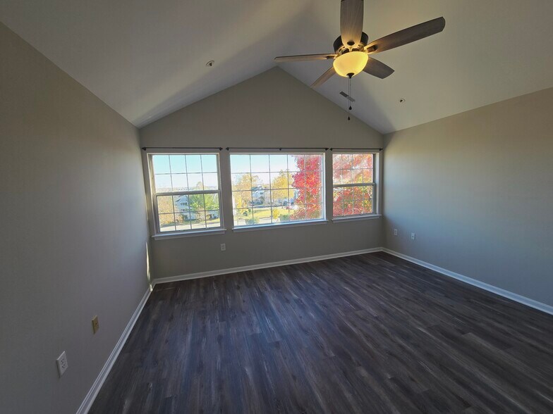 Building Photo - 8388 Montgomery Run Rd