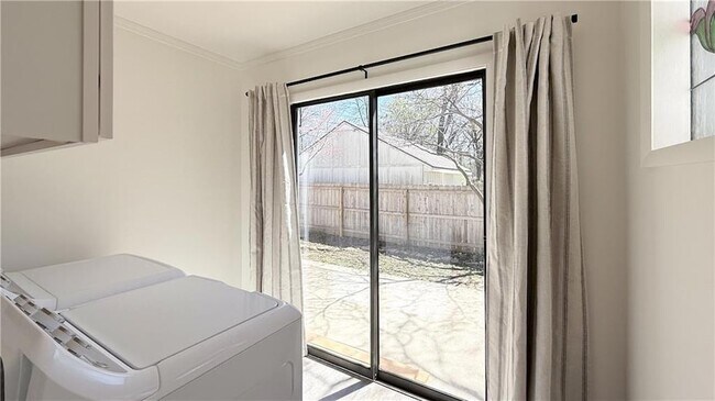 Building Photo - 7601 Foster St