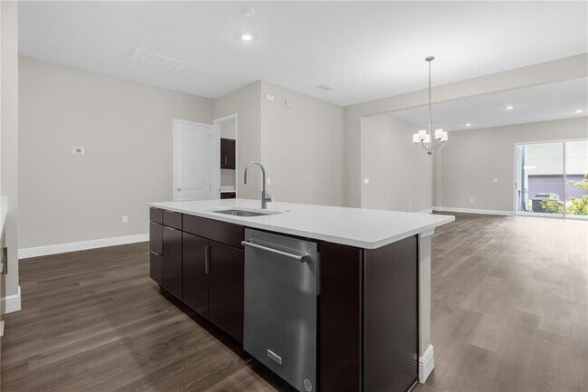 Building Photo - 13162 McMillan Dr