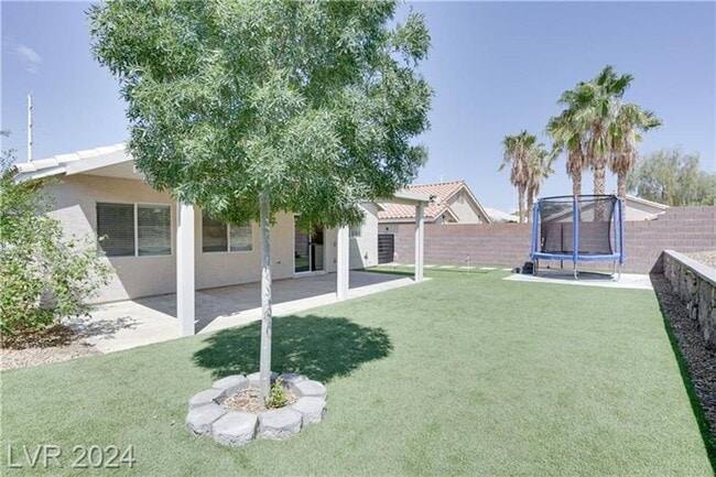 Building Photo - SINGLE STORY 4 BEDROOM IN GATED COMMUNITY