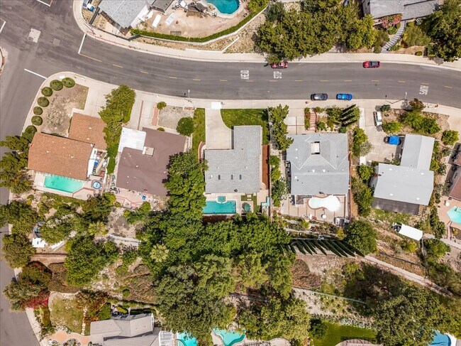 Building Photo - 7365 Pomelo Dr