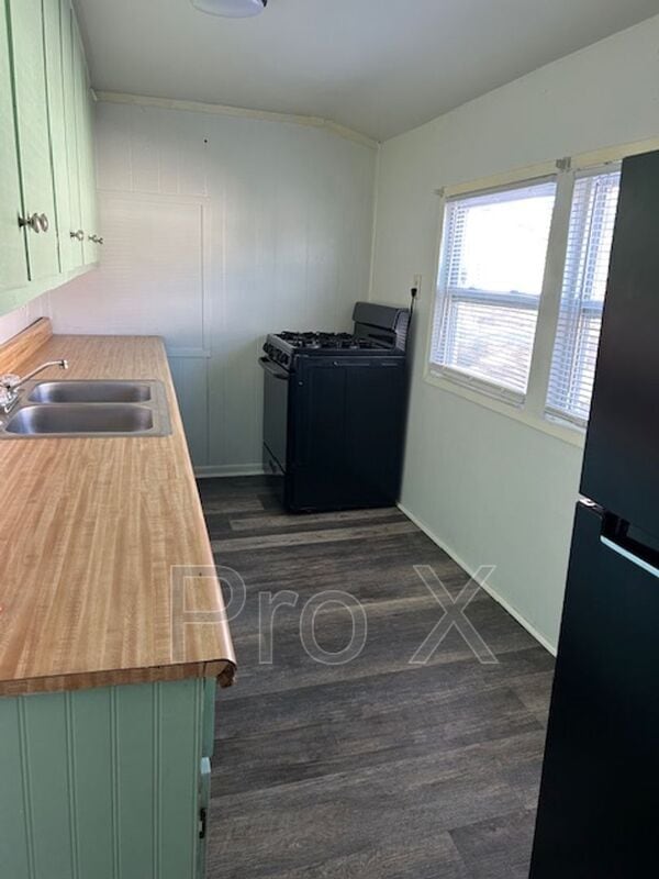 Building Photo - 1007 E Madison St