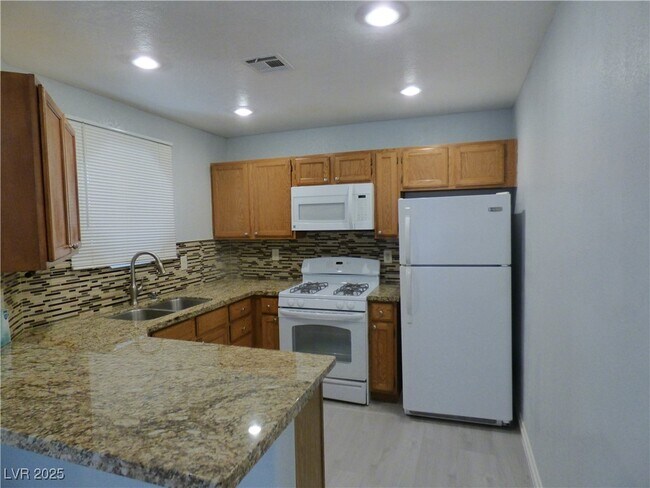 Building Photo - 5044 S Rainbow Blvd