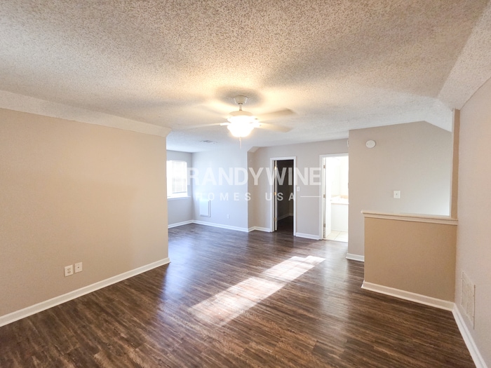 Building Photo - 6747 Saganaw Dr